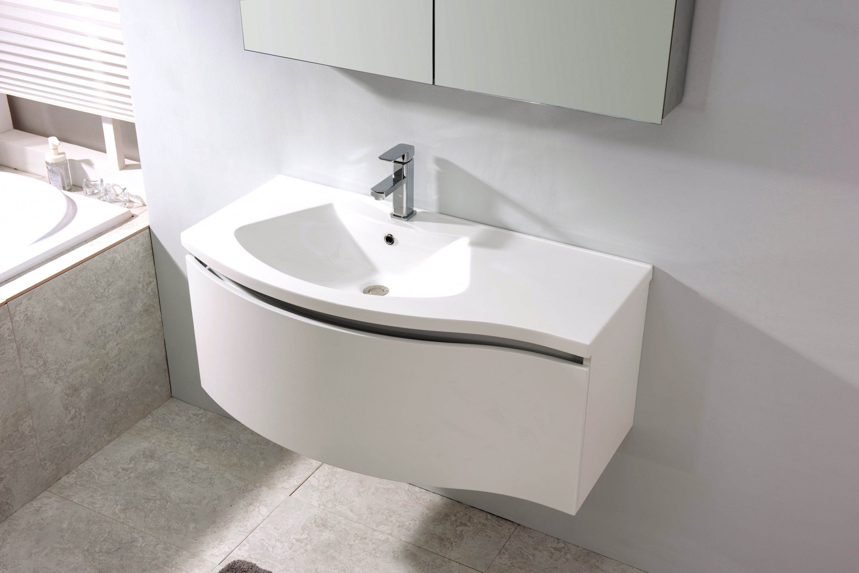 Lena 1000 bathroom furniture set with washbasin - White Lena 1000 bathroom furniture set with washbasin - White