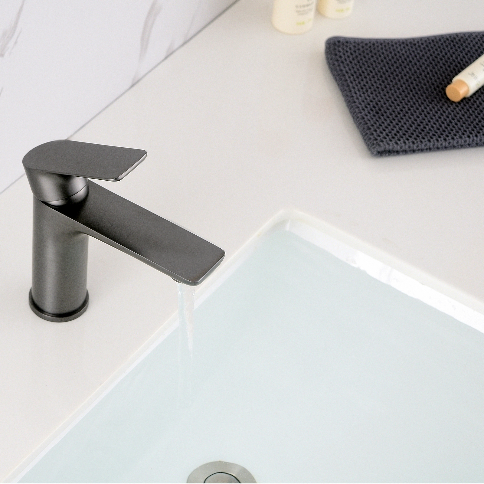 Rubinetto monocommando per lavabo 4024G - gunmetal/grigio metallizzato Rubinetto monocommando per lavabo 4024G - gunmetal/grigio metallizzato